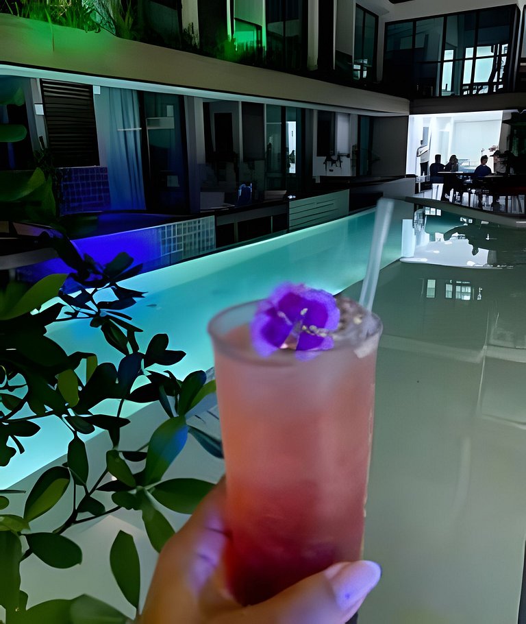 Sunny Hall c/ piscina privativa