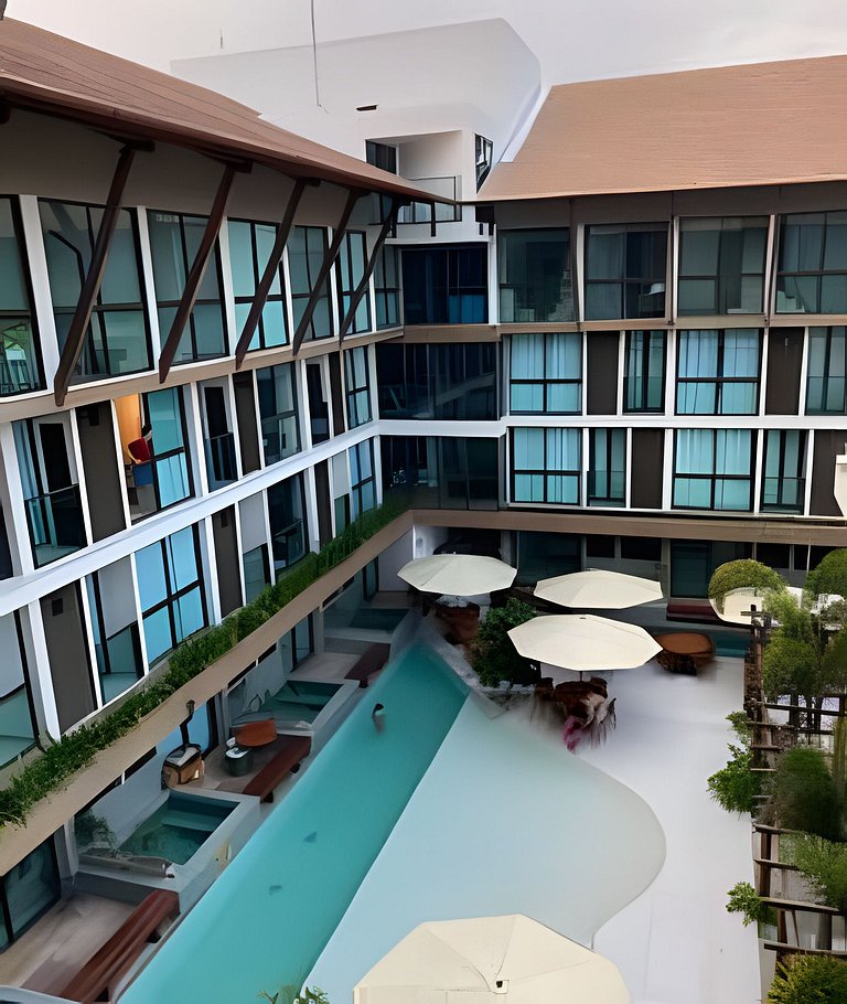 Sunny Hall c/ piscina privativa