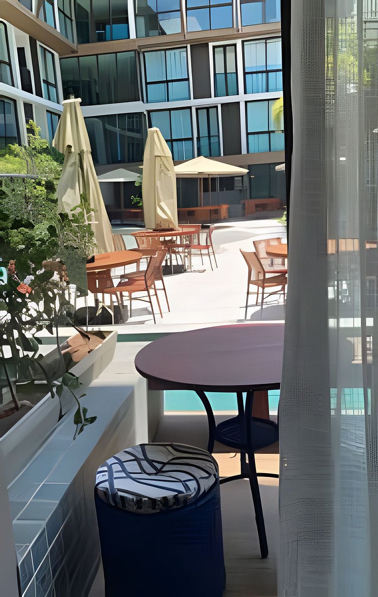 Sunny Hall c/ piscina privativa