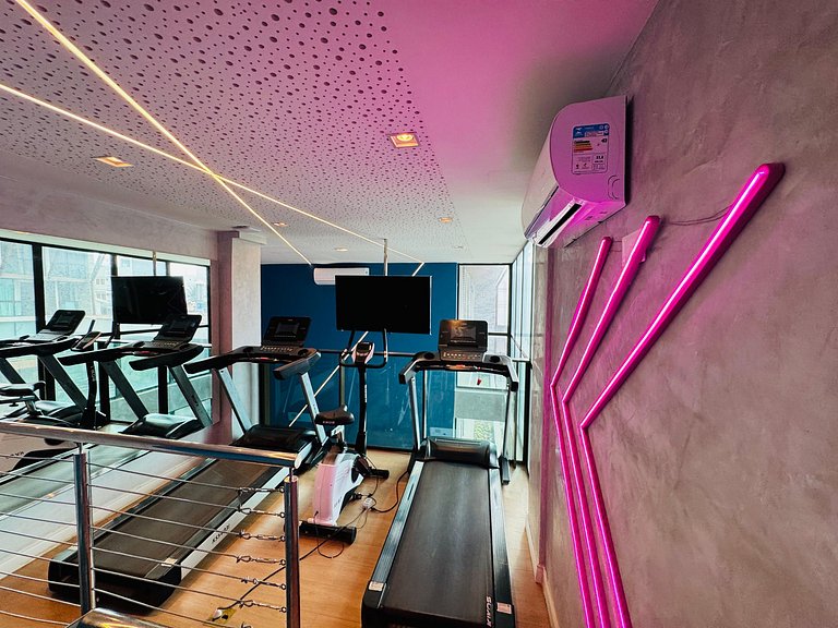 Sunny Hall c/ piscina privativa